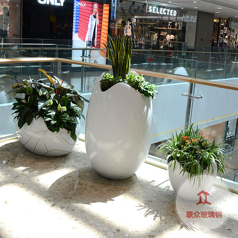 吉林長春樓盤戶外玻璃鋼藝術組合花器