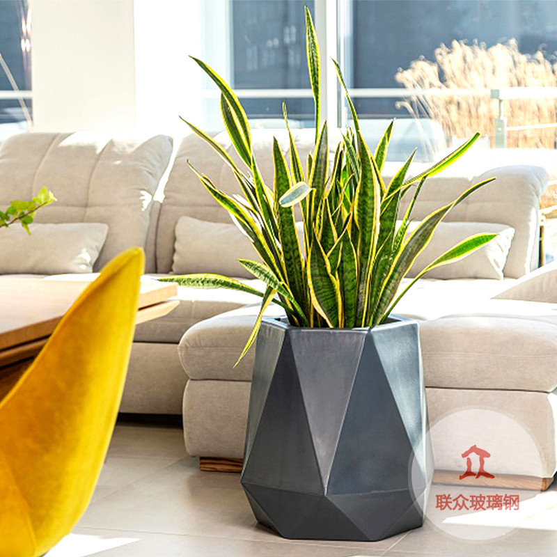 關(guān)于玻璃鋼浮雕的三種基本樣式詳解